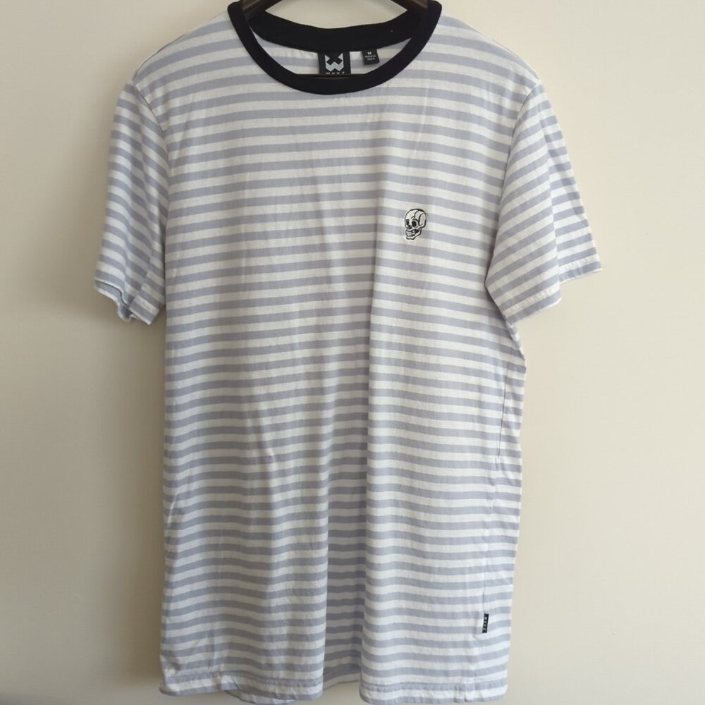 WXYZ Tee T-shirt Size M Striped White Gray Skeleton Logo Short Sleeve -b20lp